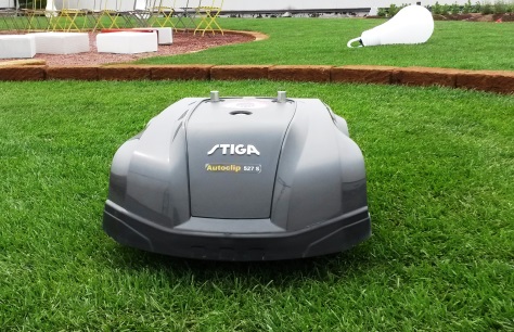 Per vincere un rasaerba robot