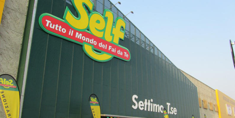 Chiusure. Self a Settimo Torinese e Bricocenter a Taranto