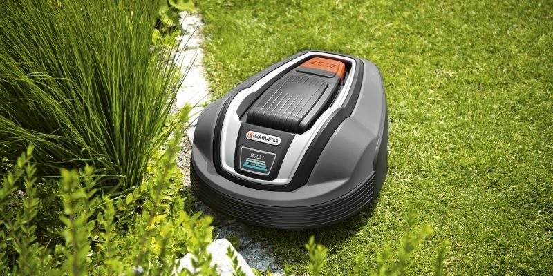 I robot rasaerba Gardena cambiano look