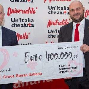 Centri commerciali e Croce Rossa, gara della solidarietà