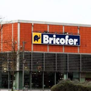 Bricofer &ldquo;Le Maioliche&rdquo; non chiude. E&rsquo; in ristrutturazione