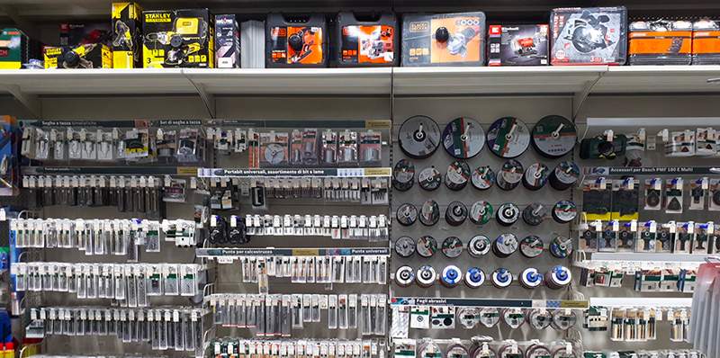 Tra i reparti. Gli utensili elettrici da Obi e Brico io