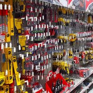 Tra i reparti. Utensileria manuale