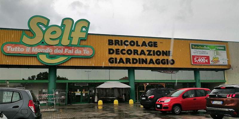 Self chiude Vigevano e al suo posto un ALDI