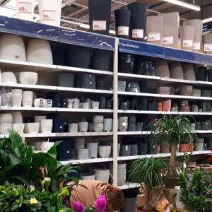 Tra i Reparti. I vasi in plastica e terracotta