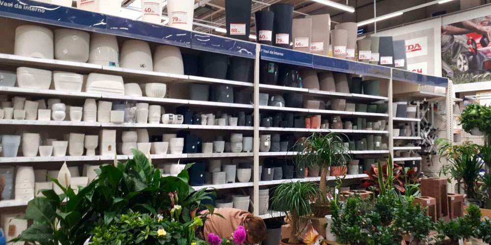 Tra i Reparti. I vasi in plastica e terracotta