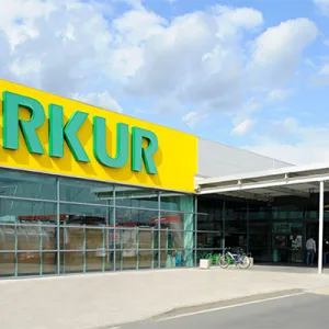 MERKUR e Plenitude firmano una partnership per la mobilità elettrica