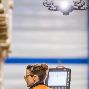 Ikea amplia l’integrazione tra droni e addetti alla logistica