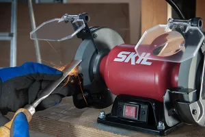 SKIL 1355 AA: la nuova mola da banco che unisce potenza, precisione e sicurezza