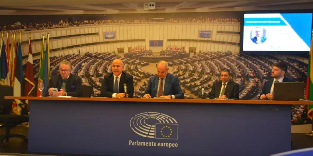 eCommerce: Aires Confcommercio chiede regole pi&ugrave; chiare