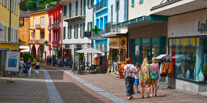 Retail italiano: meno punti vendita ma superfici in crescita
