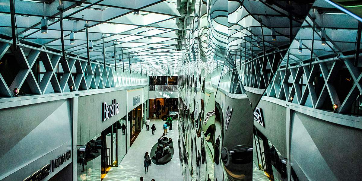 Centri commerciali: nel 2025 vendite stabili, ma rallentano i beni per la casa (-1,3%)